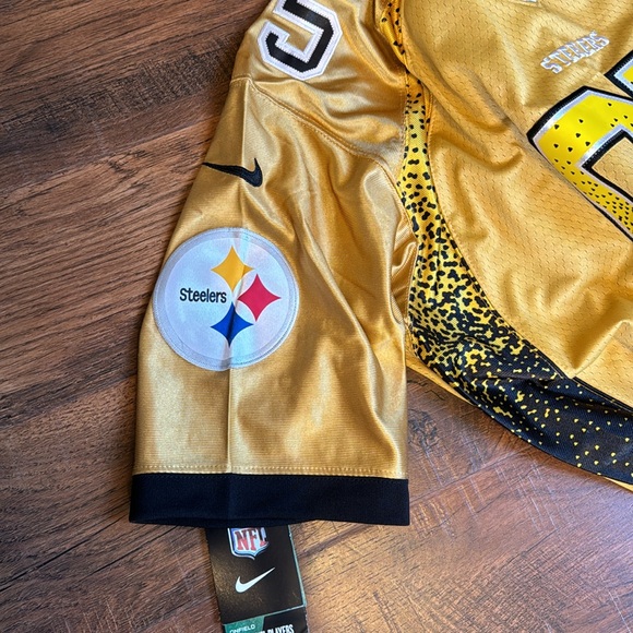 New with tags Pittsburg Steelers Jersey. Size 48. - Picture 4 of 6